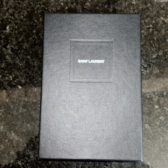 Saint Laurent Cassandre Matelasse Flap card case - Picture 6 of 8